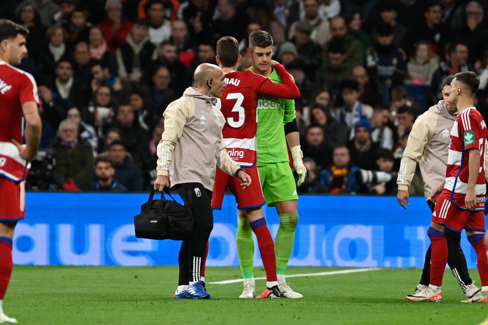 Las imágenes del Real Madrid-Granada a pie de campo