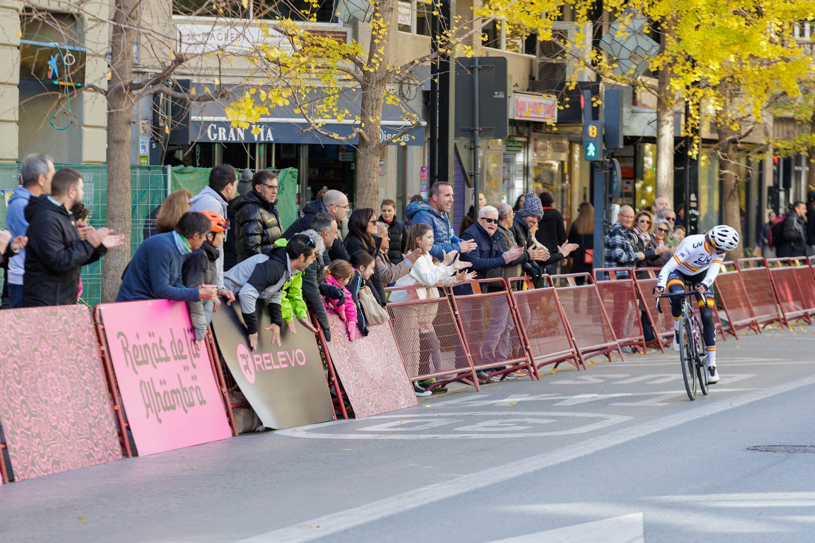 Las imágenes de la carrera Reinas de la Alhambra en Granada