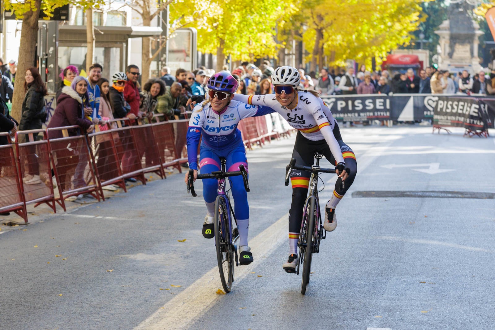 Las imágenes de la carrera Reinas de la Alhambra en Granada