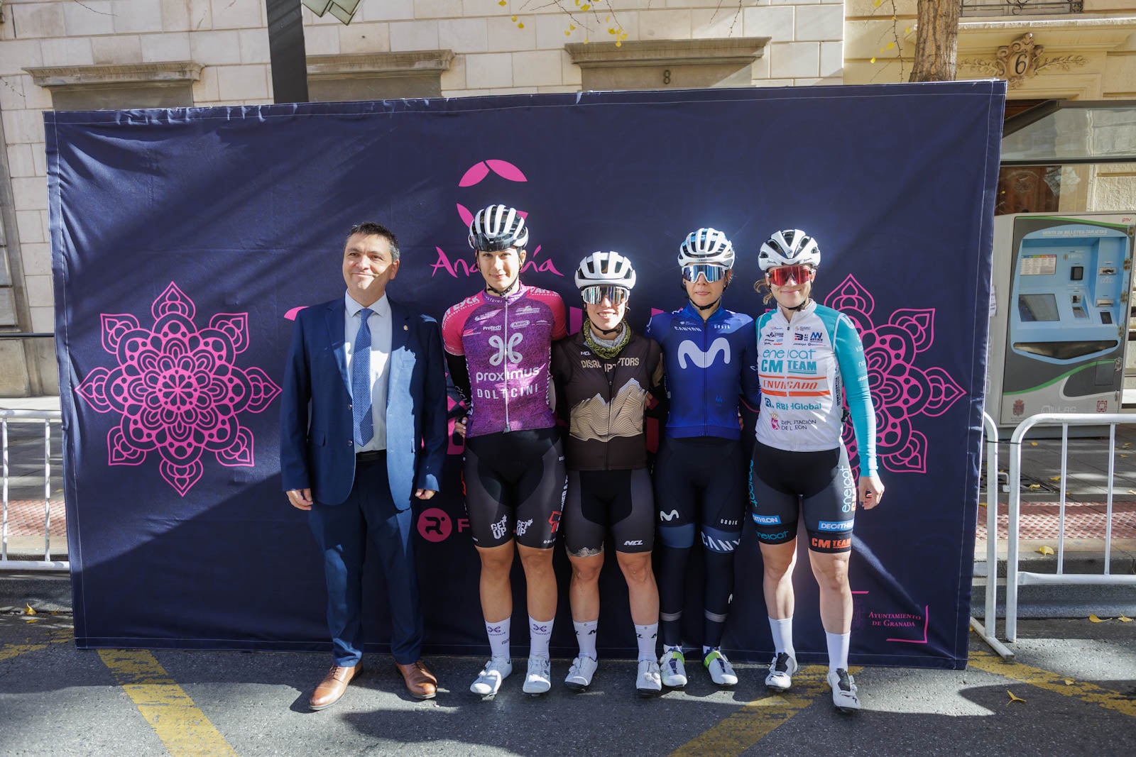 Las imágenes de la carrera Reinas de la Alhambra en Granada