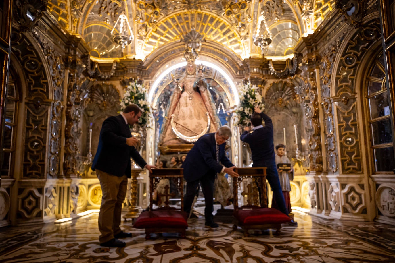 Las imágenes del espectacular camarín de la Virgen del Rosario de Granada