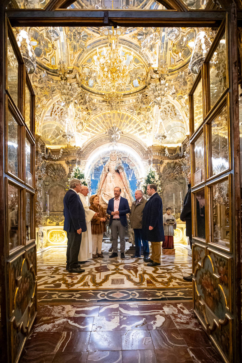 Las imágenes del espectacular camarín de la Virgen del Rosario de Granada