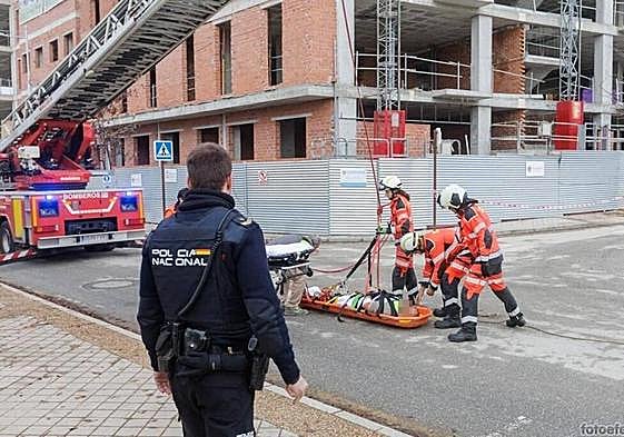 Trabajador auxiliado este martes tras sufrir un accidente laboral.