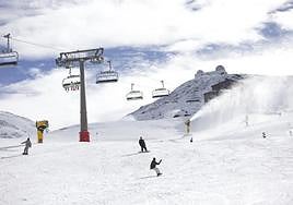 Sierra Nevada arranca la temporada de esquí con previsión de nuevas aperturas
