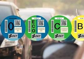 Así será la nueva superetiqueta de la DGT para circular sin restricciones.