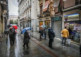 Hacienda sanciona a aquellos que revenden décimos de Lotería de Navidad.