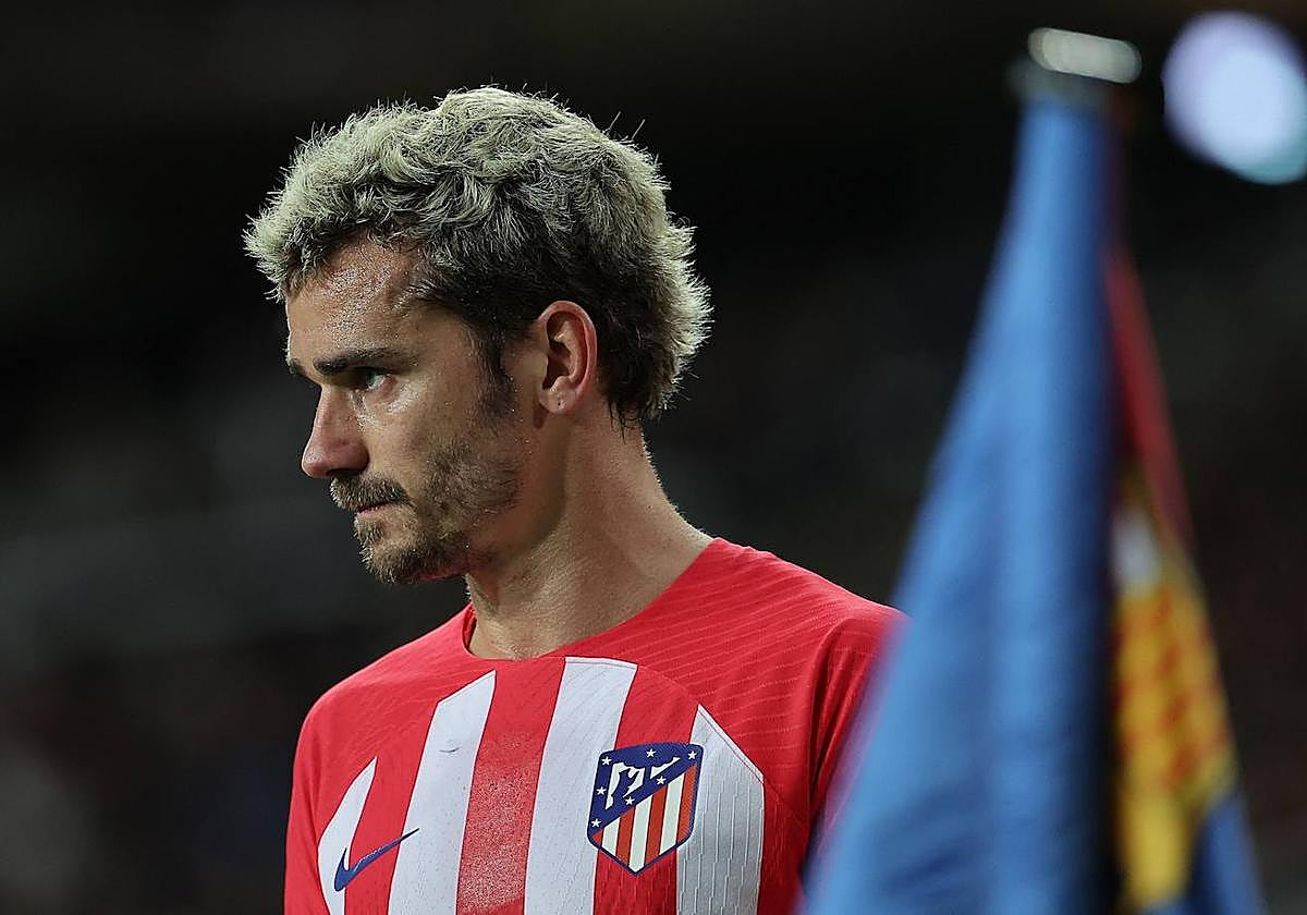 Antoine Griezmann, si baila él, baila un Atlético coral en su exposición futbolística.