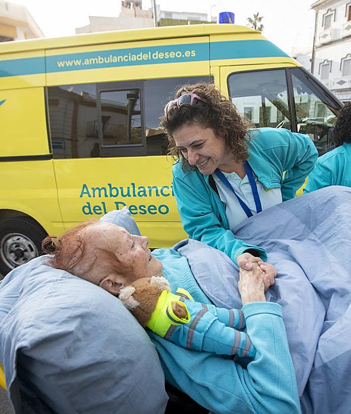 Imagen secundaria 2 - Josefa vuelve a casa en Vélez y cumple su última voluntad