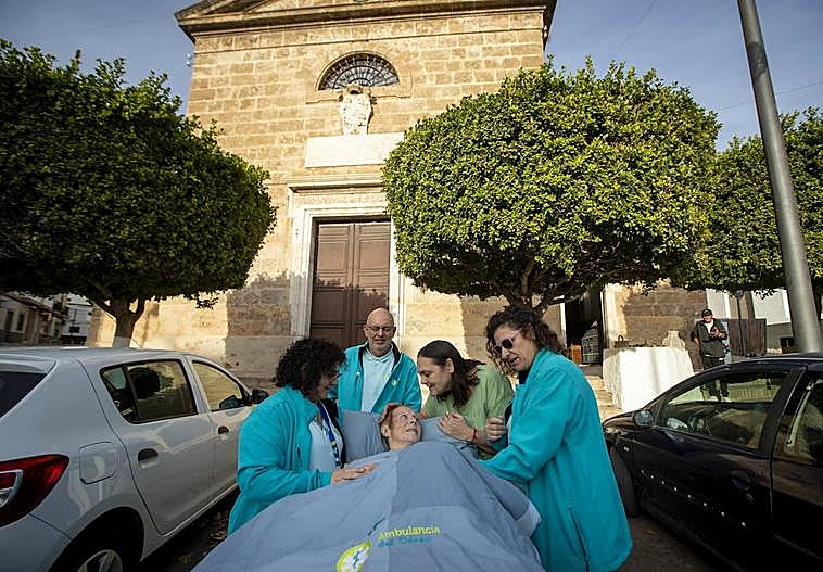 Recibimiento a la veleña al llegar a su pueblo.