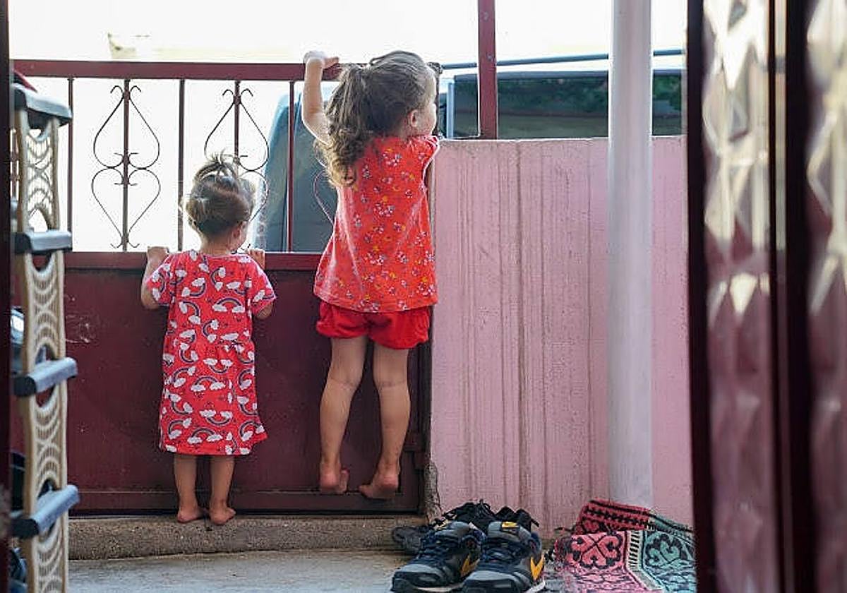 Los menores son los que más sufren las condiciones de desigualdad.