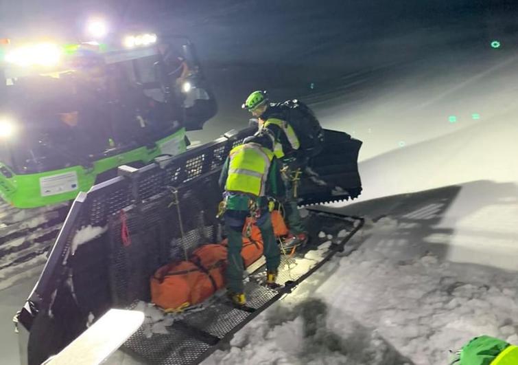 Rescate del cuerpo del alpinista fallecido