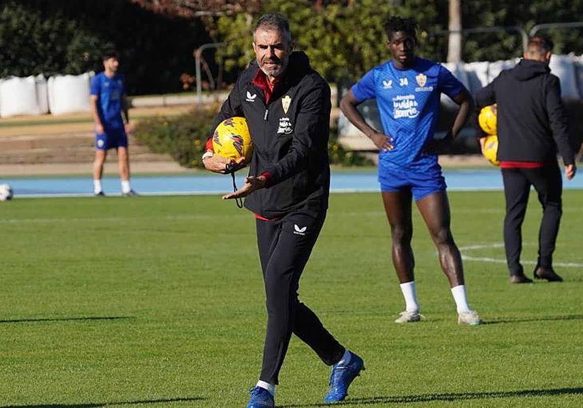 Garitano aventura el partido más importante para la UD Almería.