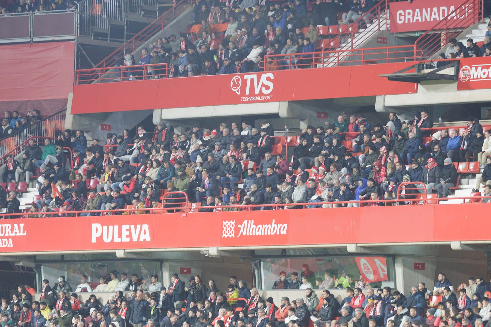 Encuéntrate en la grada en el Granada-Sevilla