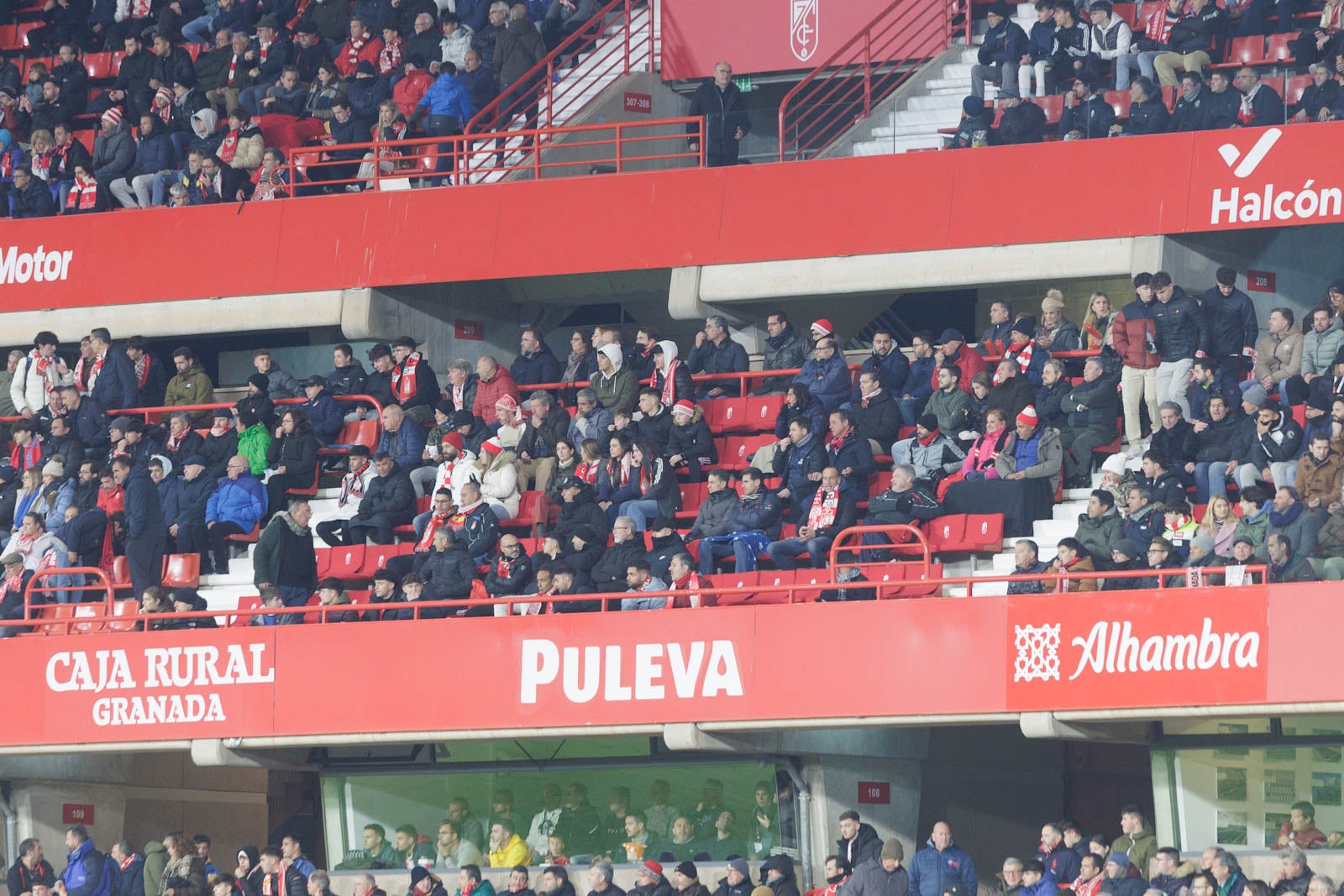 Encuéntrate en la grada en el Granada-Sevilla
