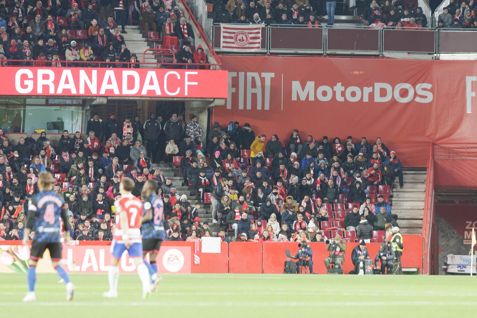 Encuéntrate en la grada en el Granada-Sevilla