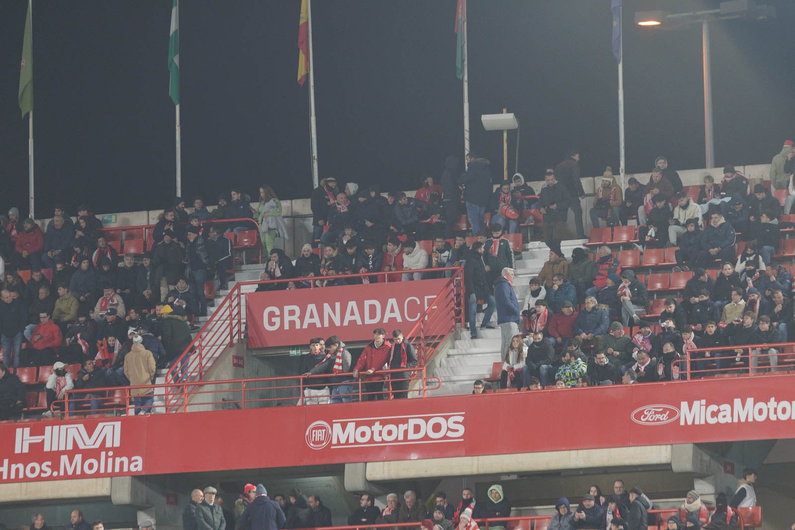 Encuéntrate en la grada en el Granada-Sevilla