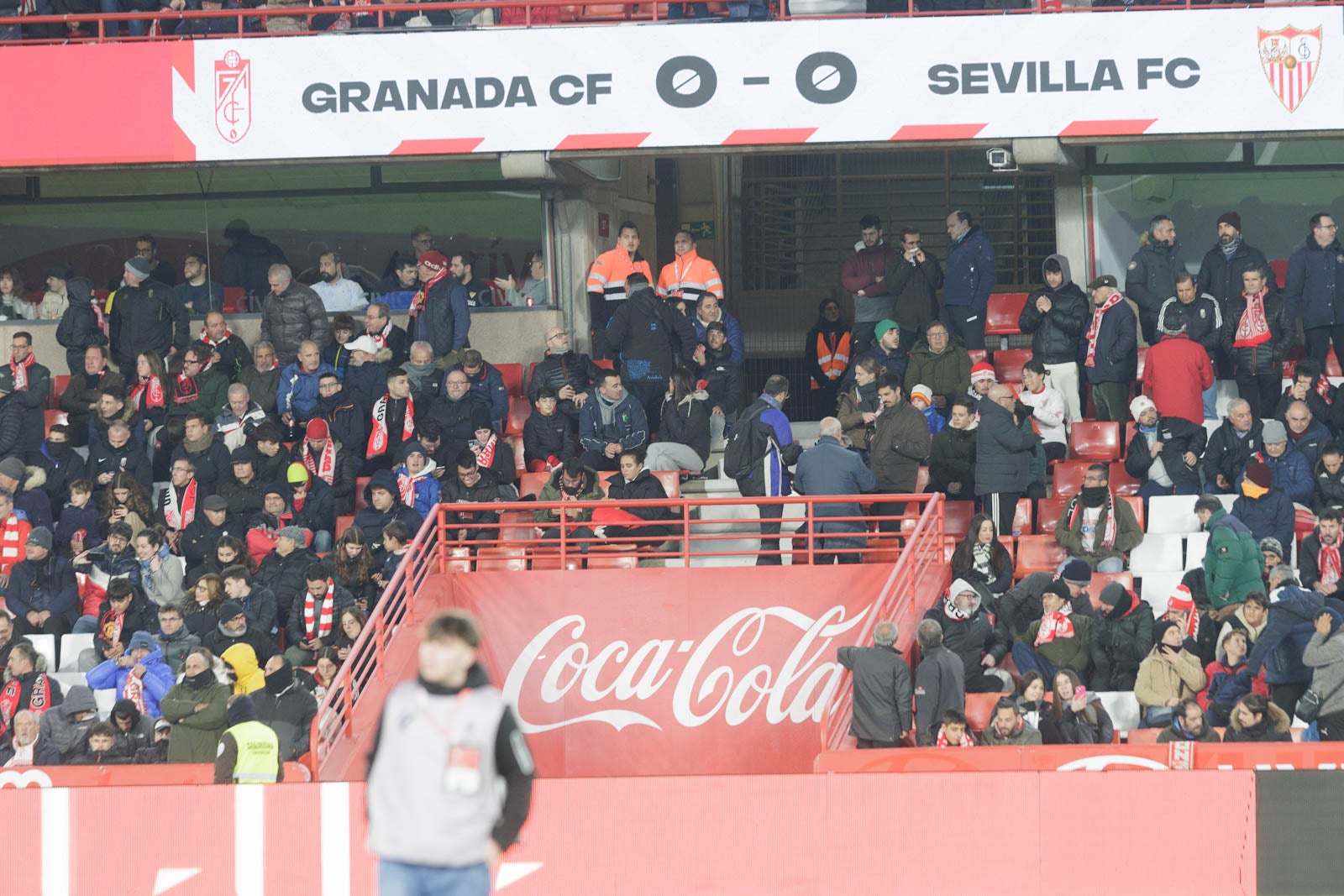 Encuéntrate en la grada en el Granada-Sevilla