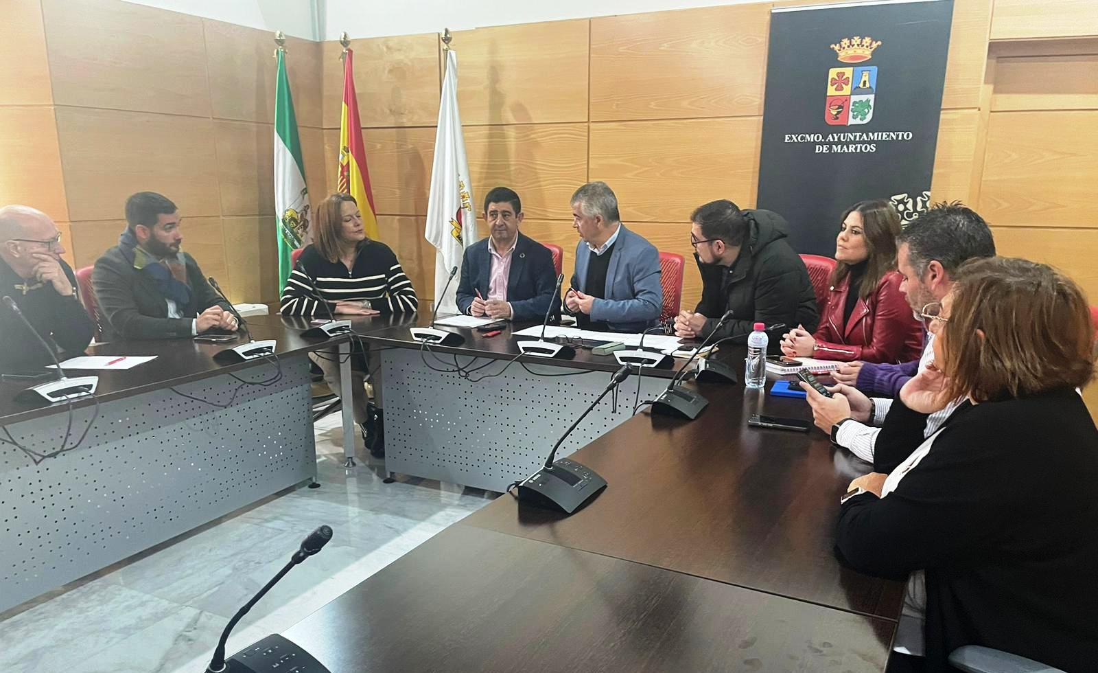 Reunión de Francisco Reyes con el equipo de gobierno de Martos.