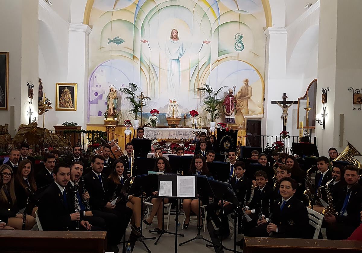 La Banda de Mojácar llena de sorpresas su tradicional concierto navideño de este viernes