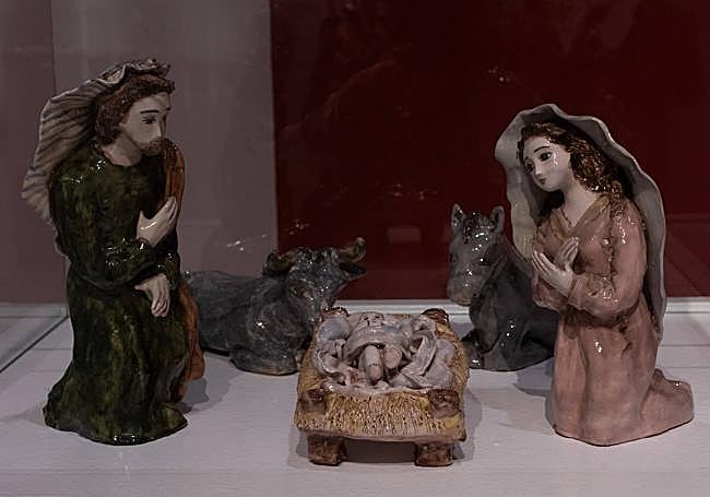 Misterio granadino de cerámica vidriada.