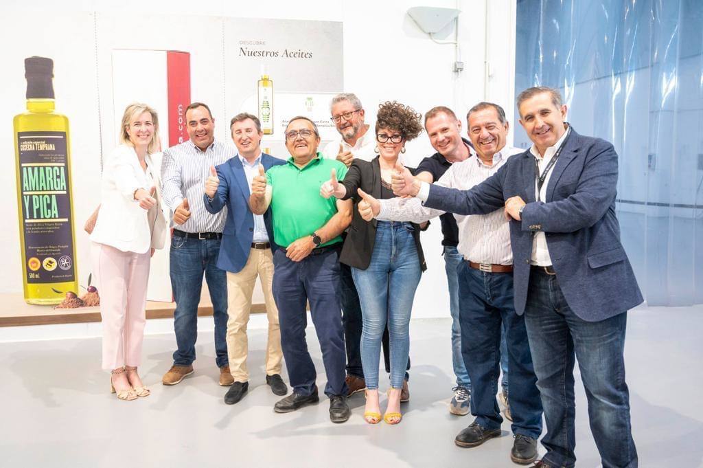 Parte del equipo de la cooperativa San Sebastian de Benalúa.