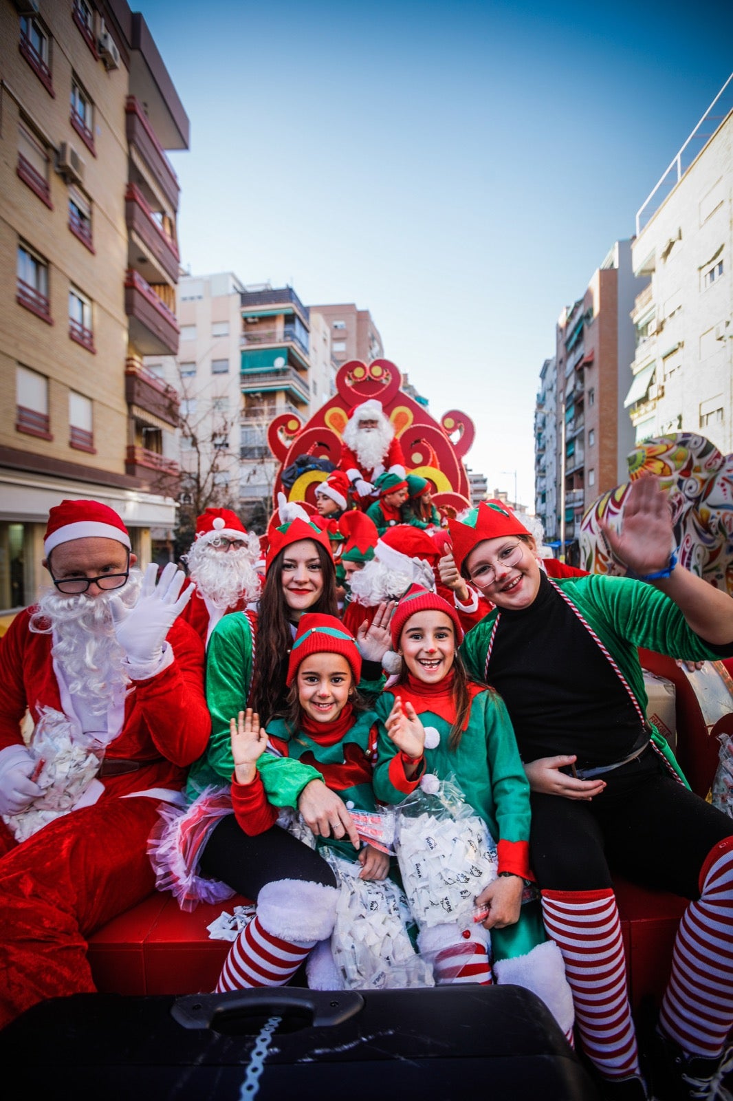 Las imágenes de la cabalgata de Papá Noel en Granada