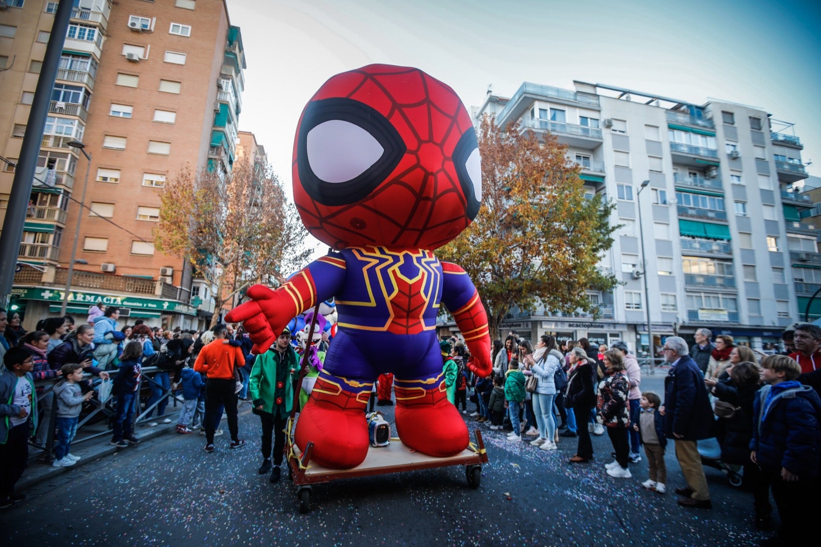 Las imágenes de la cabalgata de Papá Noel en Granada