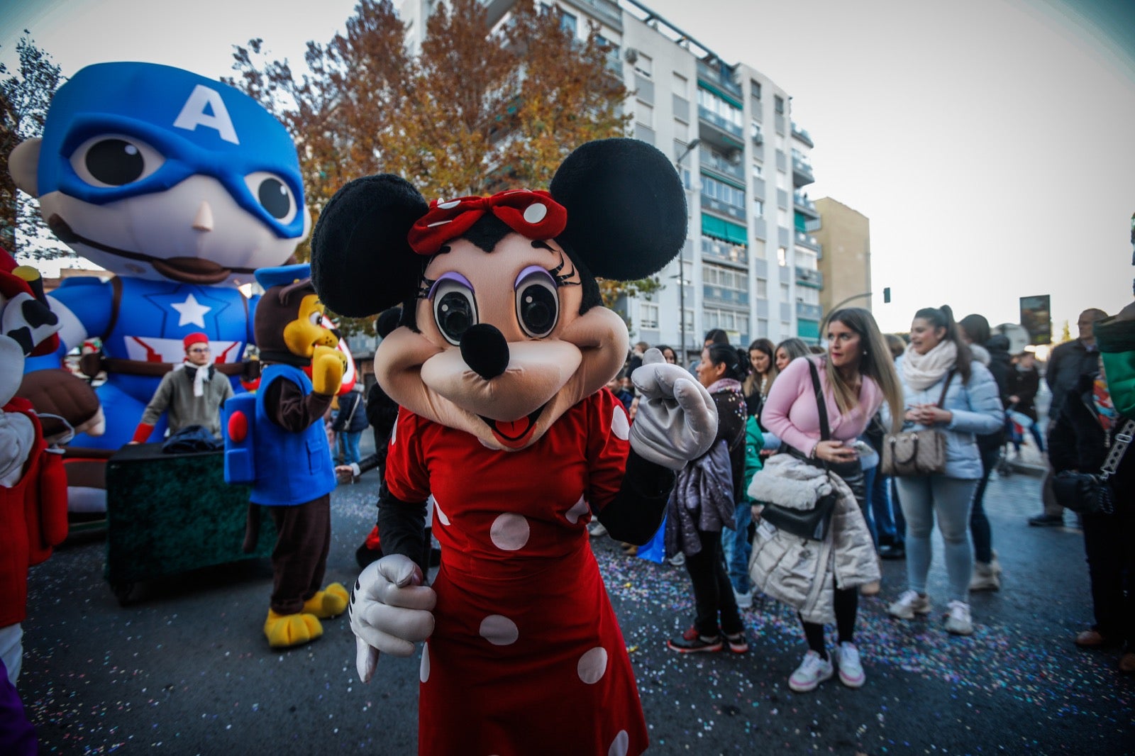 Las imágenes de la cabalgata de Papá Noel en Granada