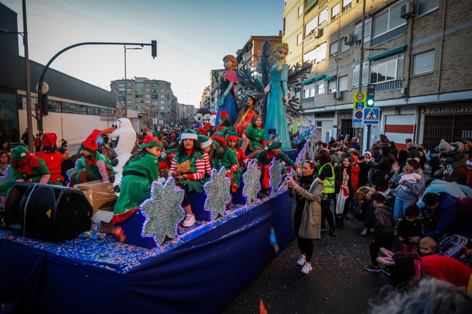 Las imágenes de la cabalgata de Papá Noel en Granada