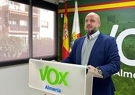 Vox culpa de las listas de espera en Andalucía a las operaciones de cambio de sexo