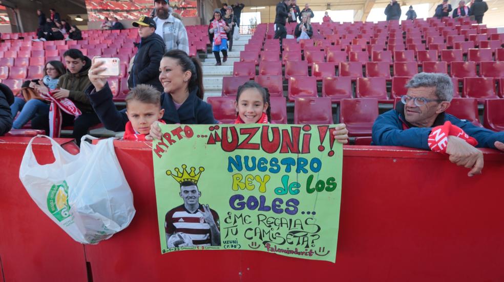 Encúentrate en la grada de Los Cármenes en el Granada-Andorra