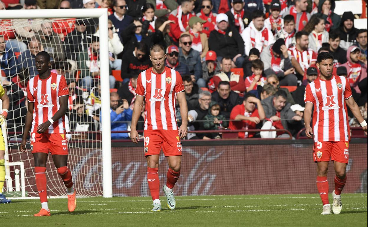 El Almería tuvo una mala tarde ante la Real. 
