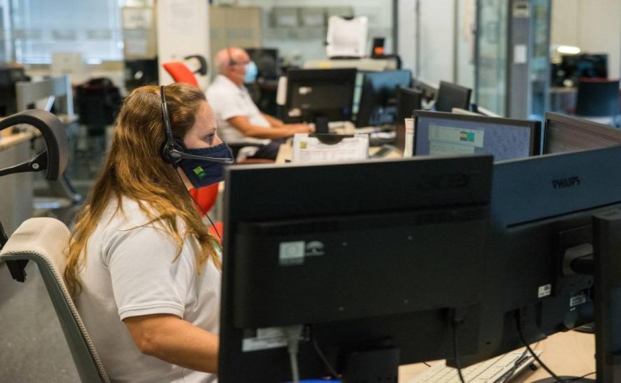 Sucesos en Almería: Muere un trabajador al caerle encima una plancha de 100 kilos en Níjar