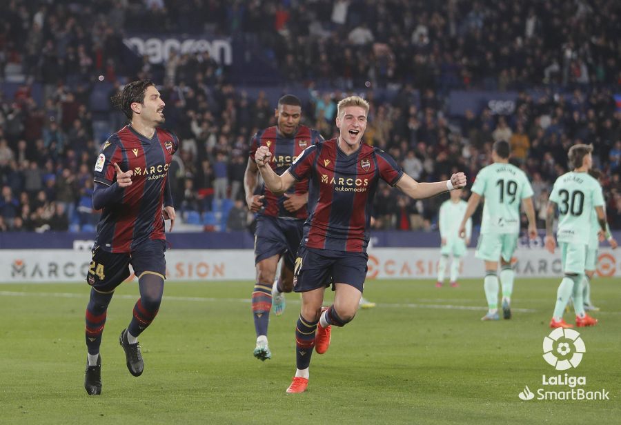 Las mejores imágenes del partido disputado este domingo en Valencia