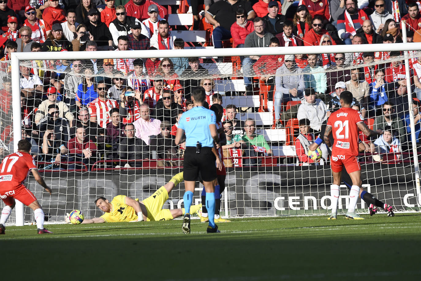 Lance del partido disputado este domingo.