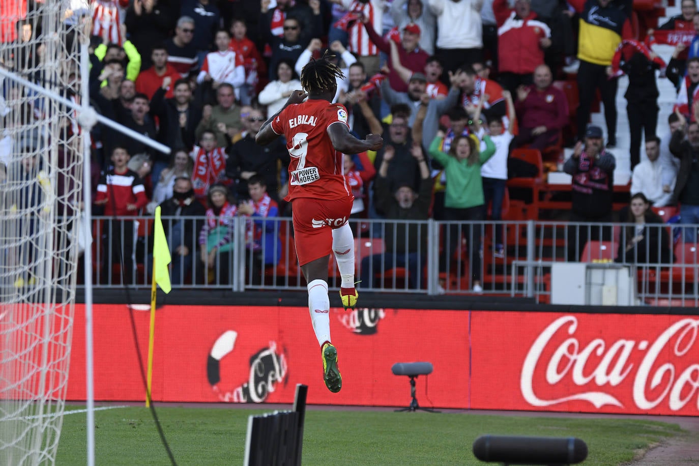 Lance del partido disputado este domingo.