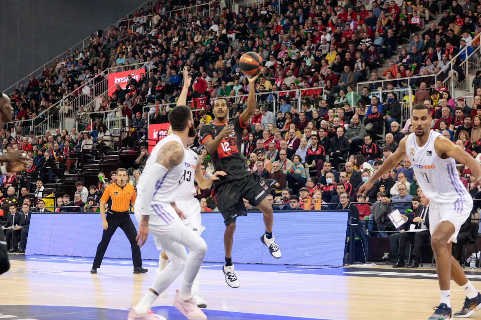 Las mejores imágenes del duelo disputado en el Palacio de los Deportes