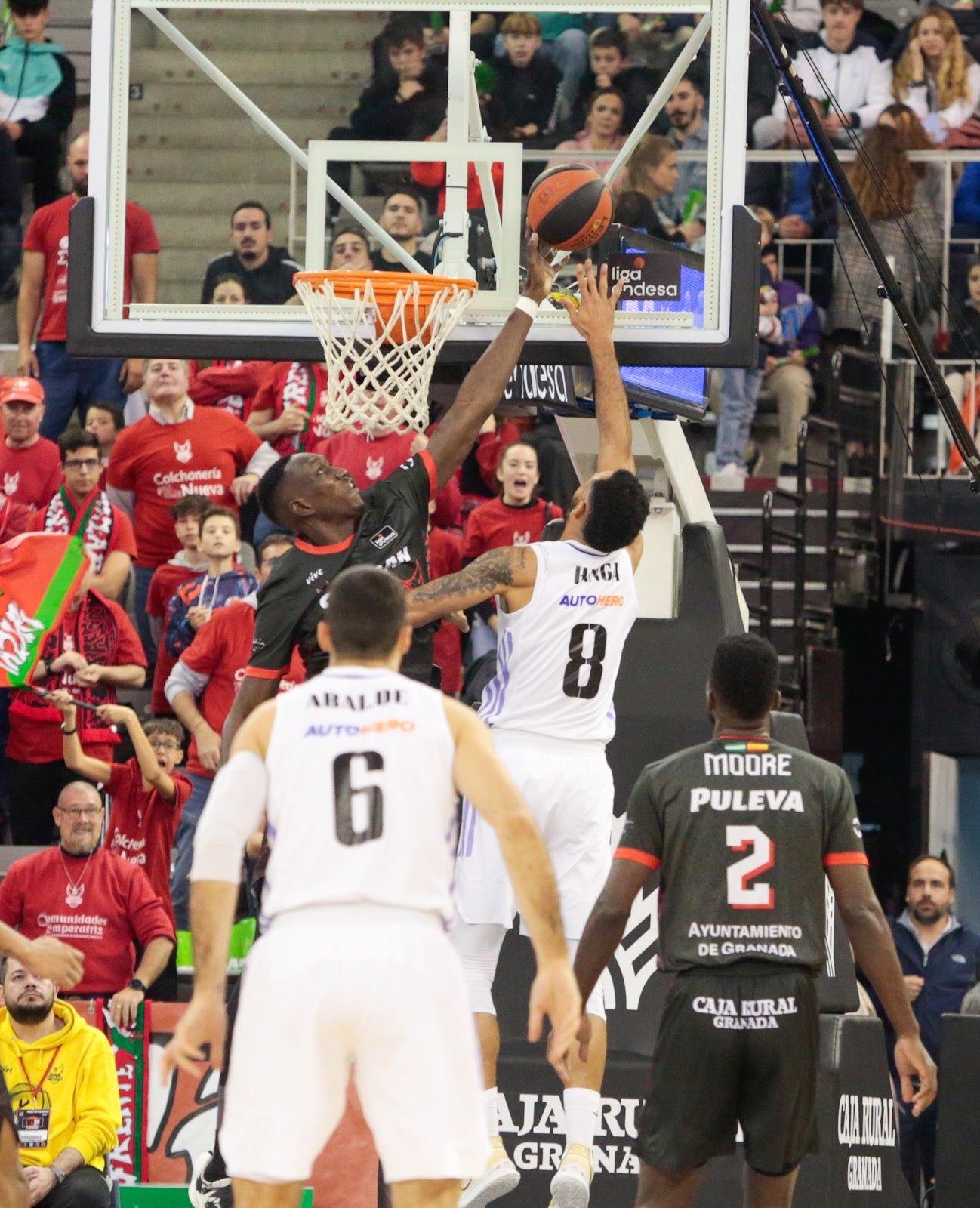 Las mejores imágenes del duelo disputado en el Palacio de los Deportes