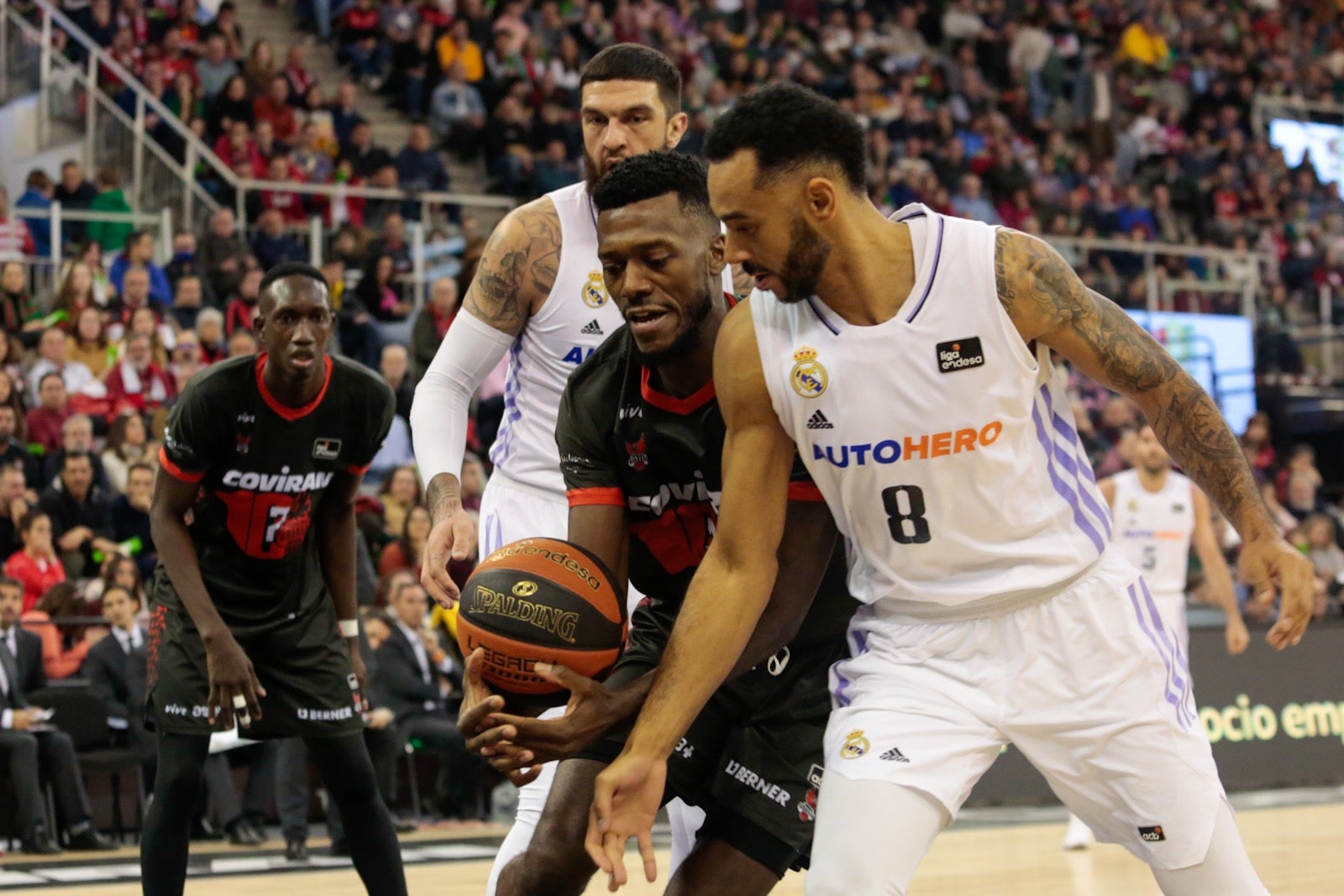 Las mejores imágenes del duelo disputado en el Palacio de los Deportes