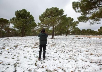 Imagen secundaria 1 - La nieve de la &#039;nortada&#039; llega hasta el Valle de Lecrín