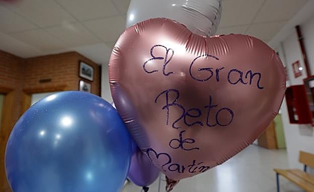 Globo con la inscripción 'el gran reto de Martín'. 