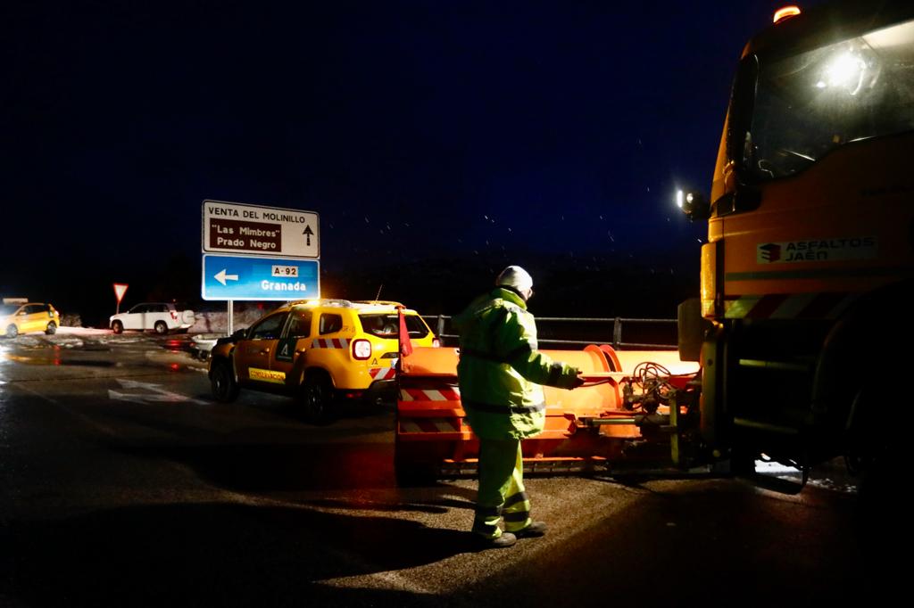 El temporal deja temperaturas bajas y nieve en Granada capital y en varios puntos de la provincia