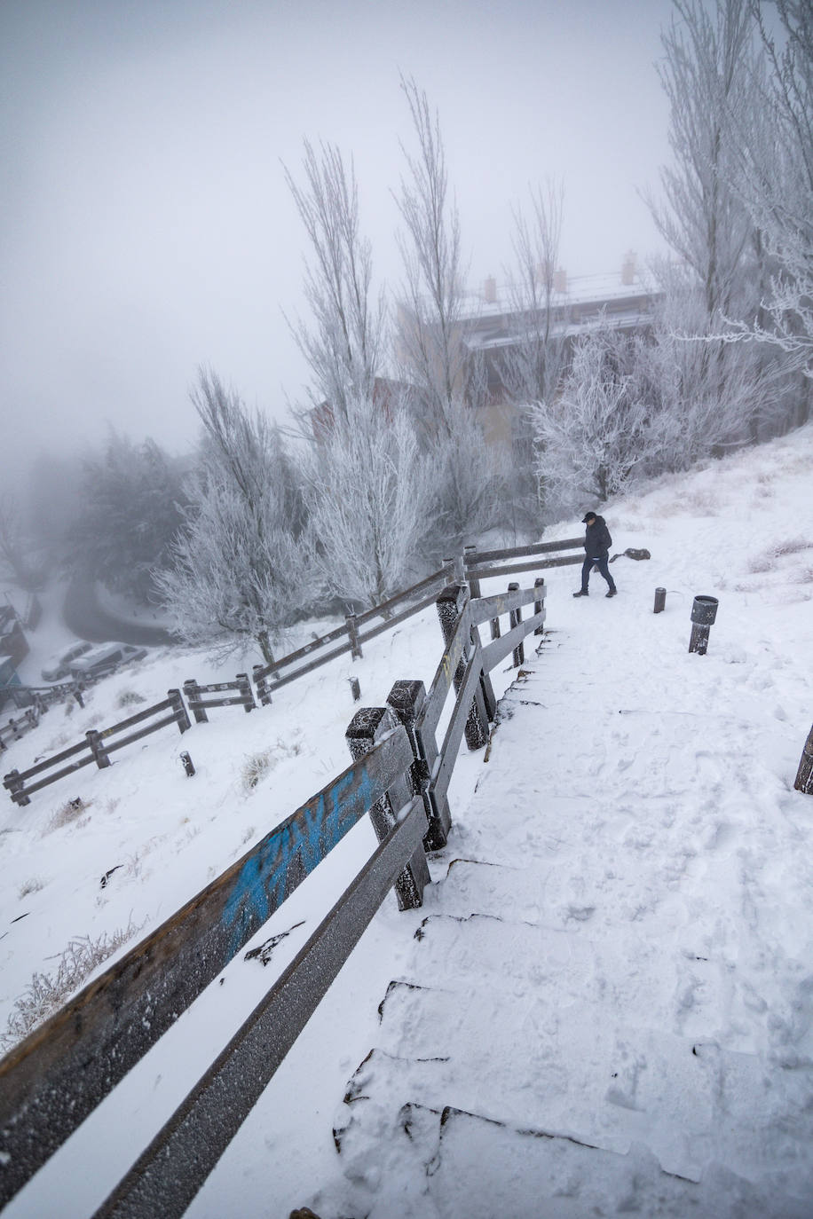 La estación de esquí de Sierra Nevada acumula 15 centímetros de nieve este miércoles