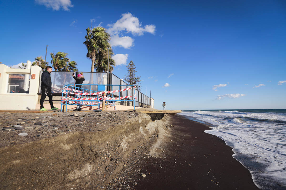 Fotos: El temporal destroza Playa Granada