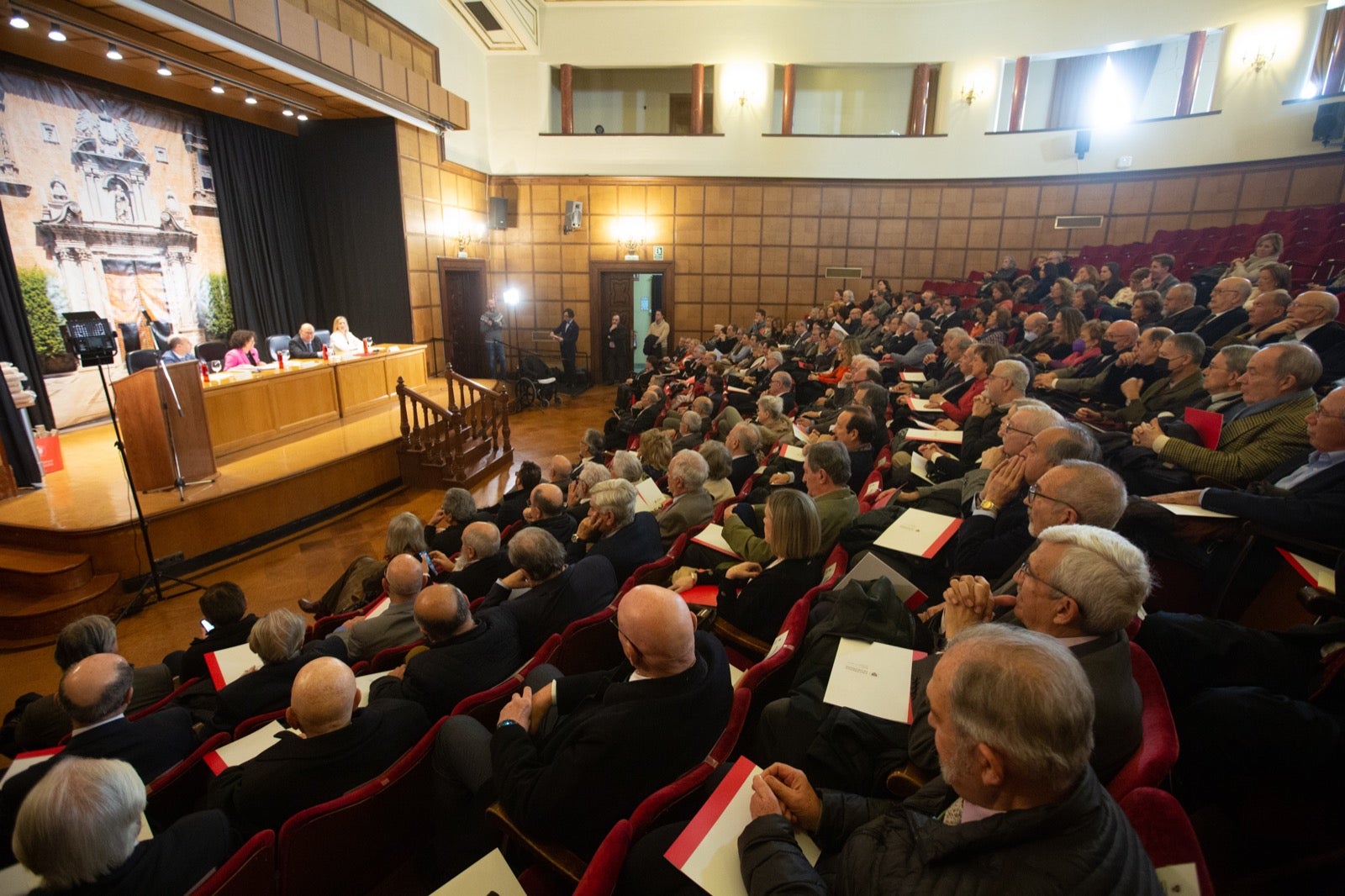 Homenaje a los profesores eméritos de la UGR. 