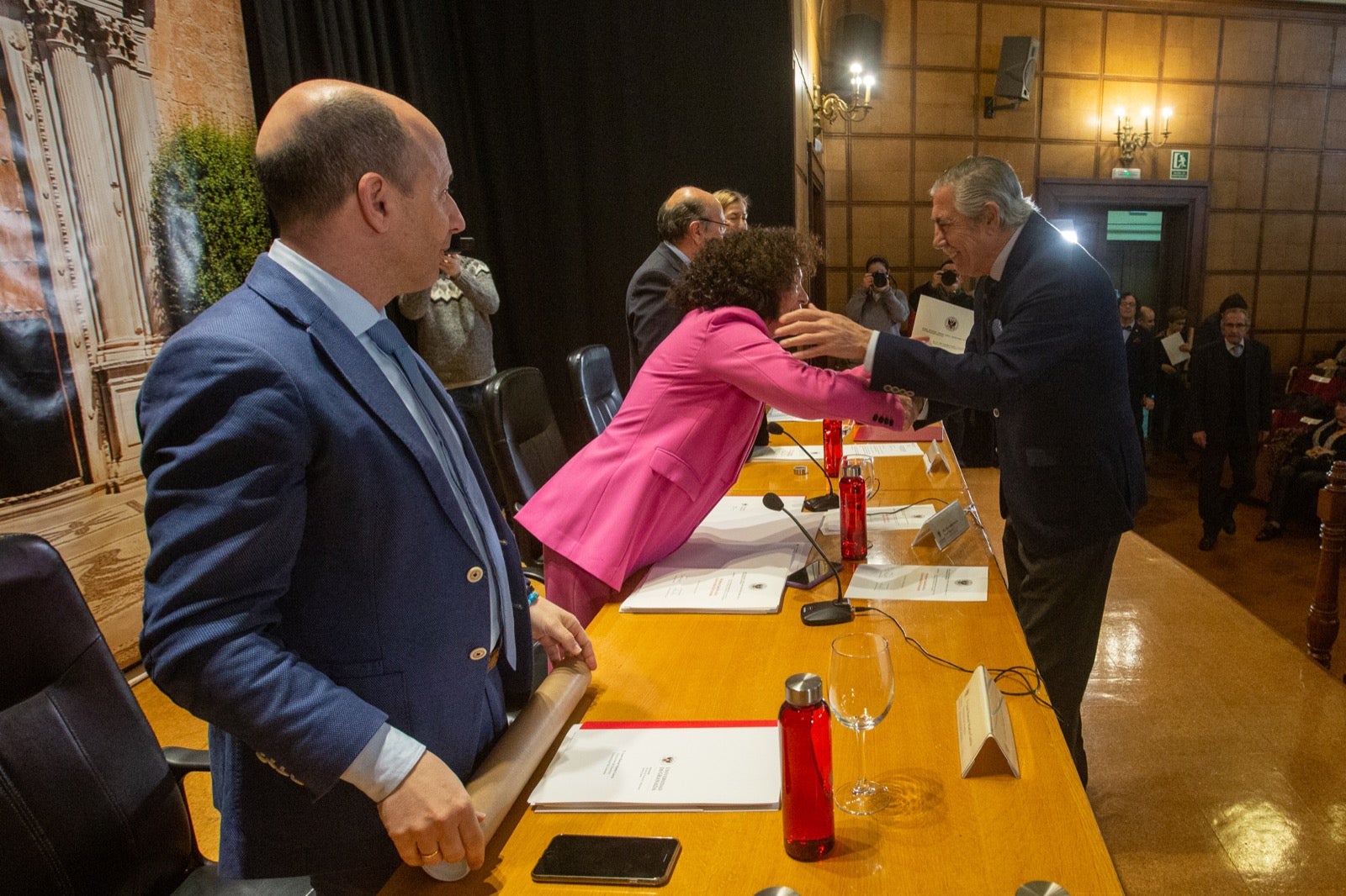 Homenaje a los profesores eméritos de la UGR. 