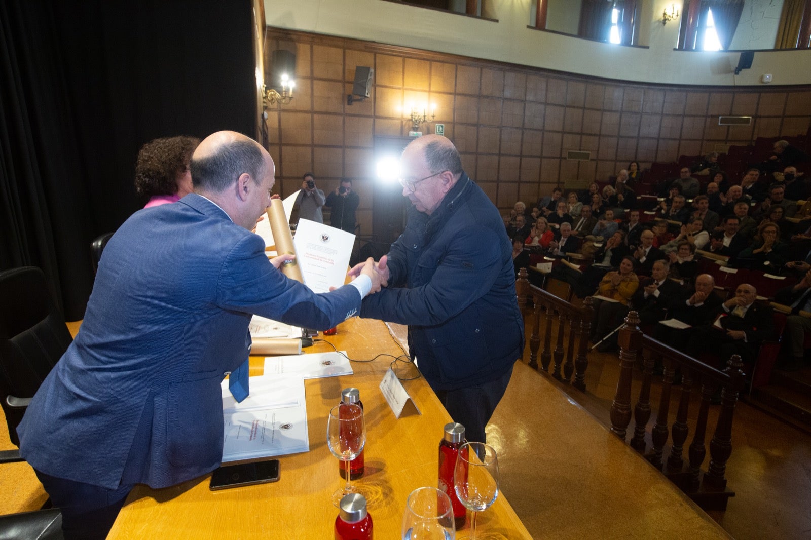 Homenaje a los profesores eméritos de la UGR. 