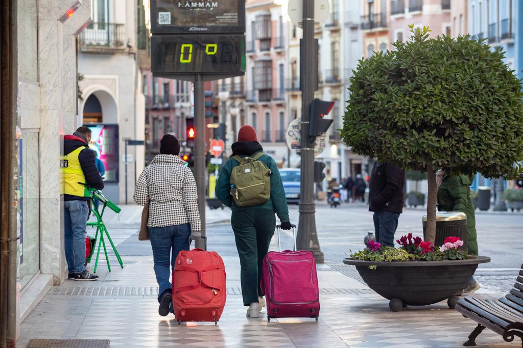La capital y toda la provincia amanecen con temperaturas muy bajas que dejan helados a los granadinos