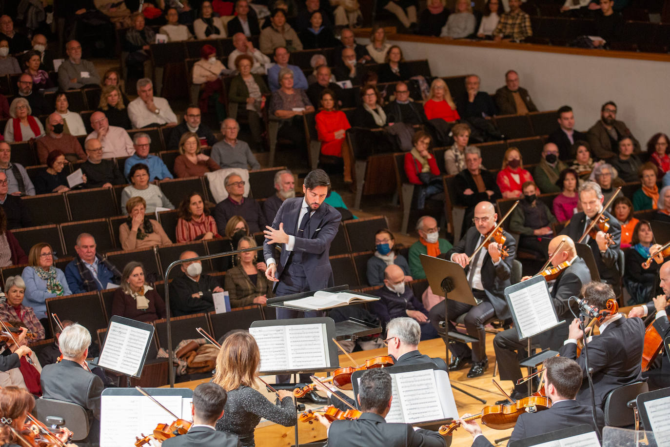 Méndez demostró ser un director con buen criterio, mucha eficacia e indiscutible capacidad. 