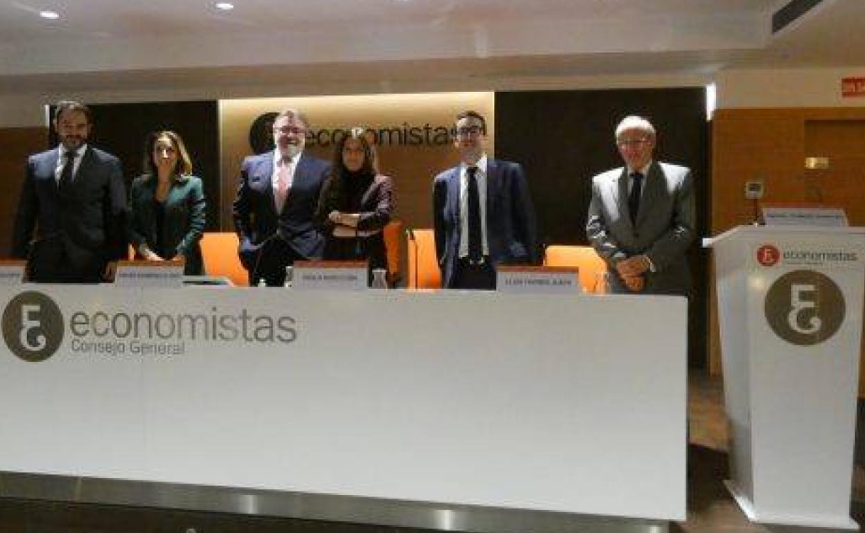 José María Campos, Juana Pulgar, Xavier Domènech, Paula Novo, Lluís Farrés y Miguel Romero.